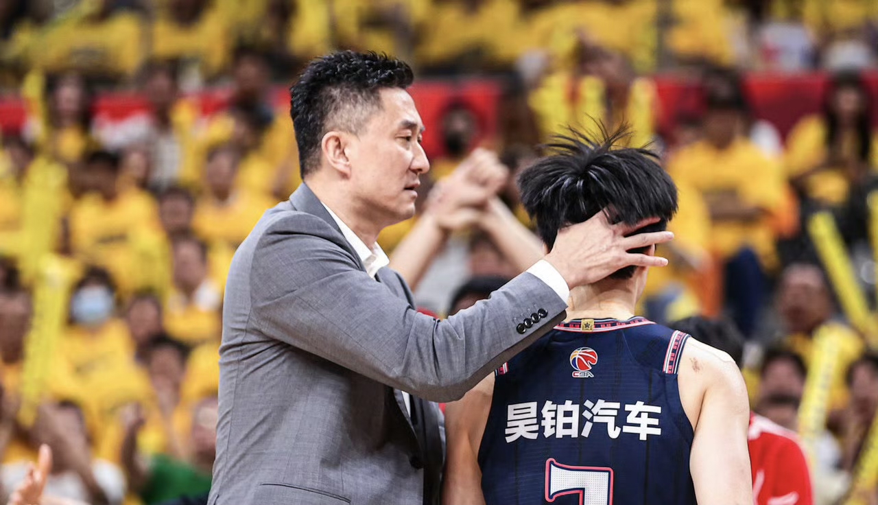 开云体育官网-关于CBA季后赛加时末段再迎强敌，利物浦防线松动，主帅态度：态度坚定，资深球员宣示担当的信息