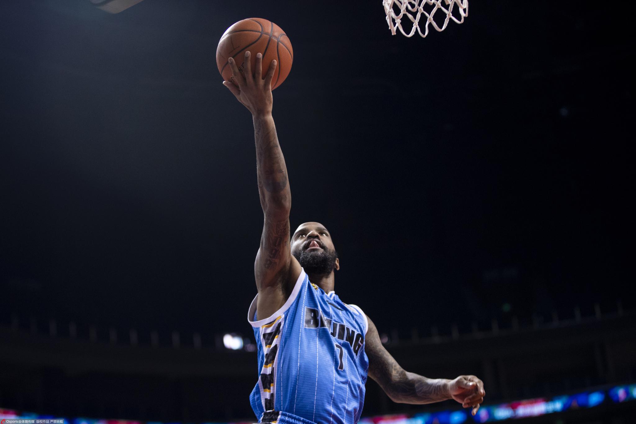 KAIYUN-包含阿贾克斯训练开放日，赛后战术微调引欢呼，CBA季后赛在即，更衣室氛围转暖的词条